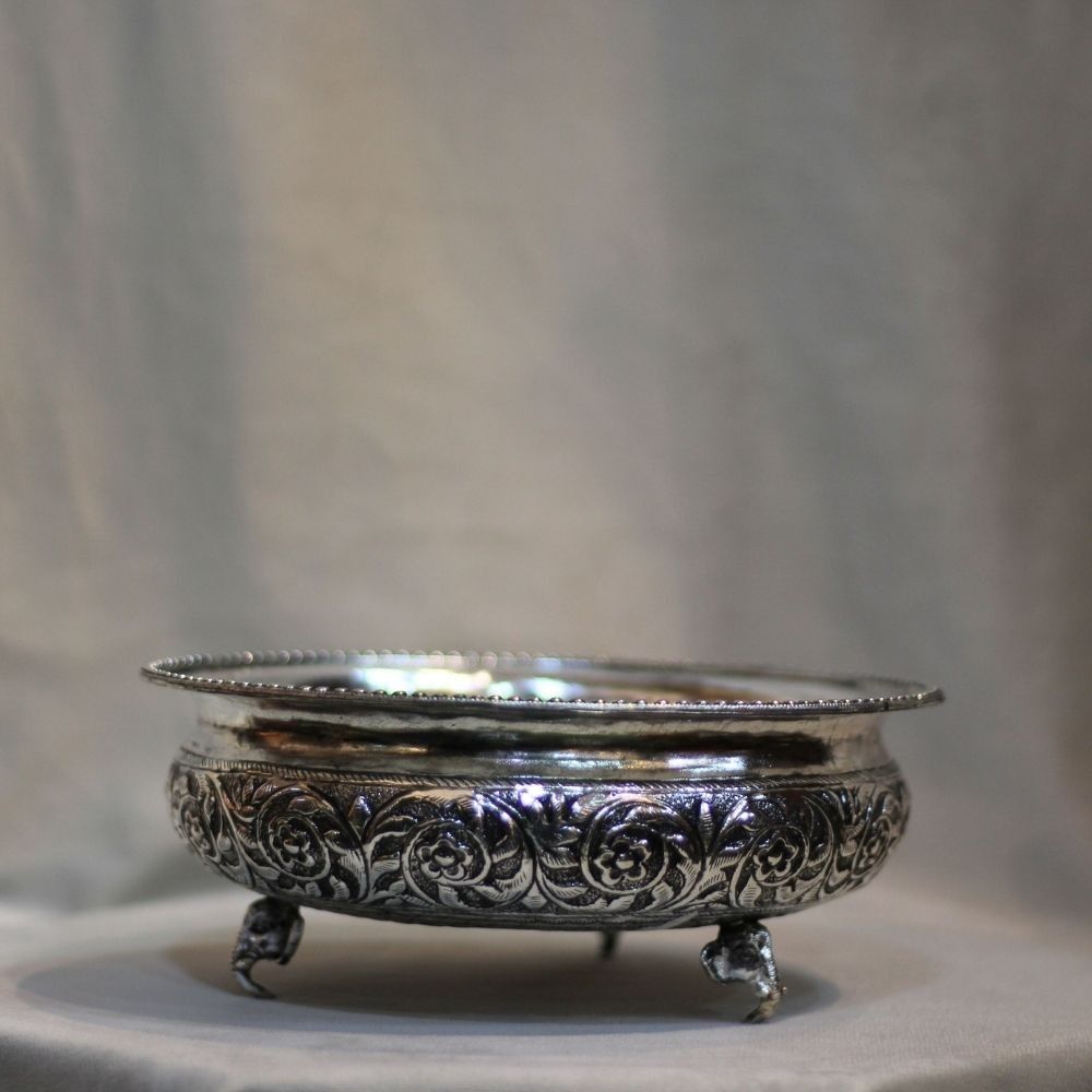 Chitai Urli – Traditional Decorative Brass Bowl